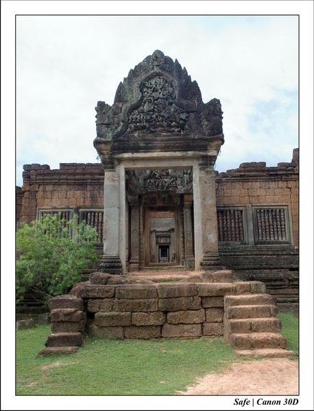 2006 - 07 - Temple angkor - Bantea Samre 03